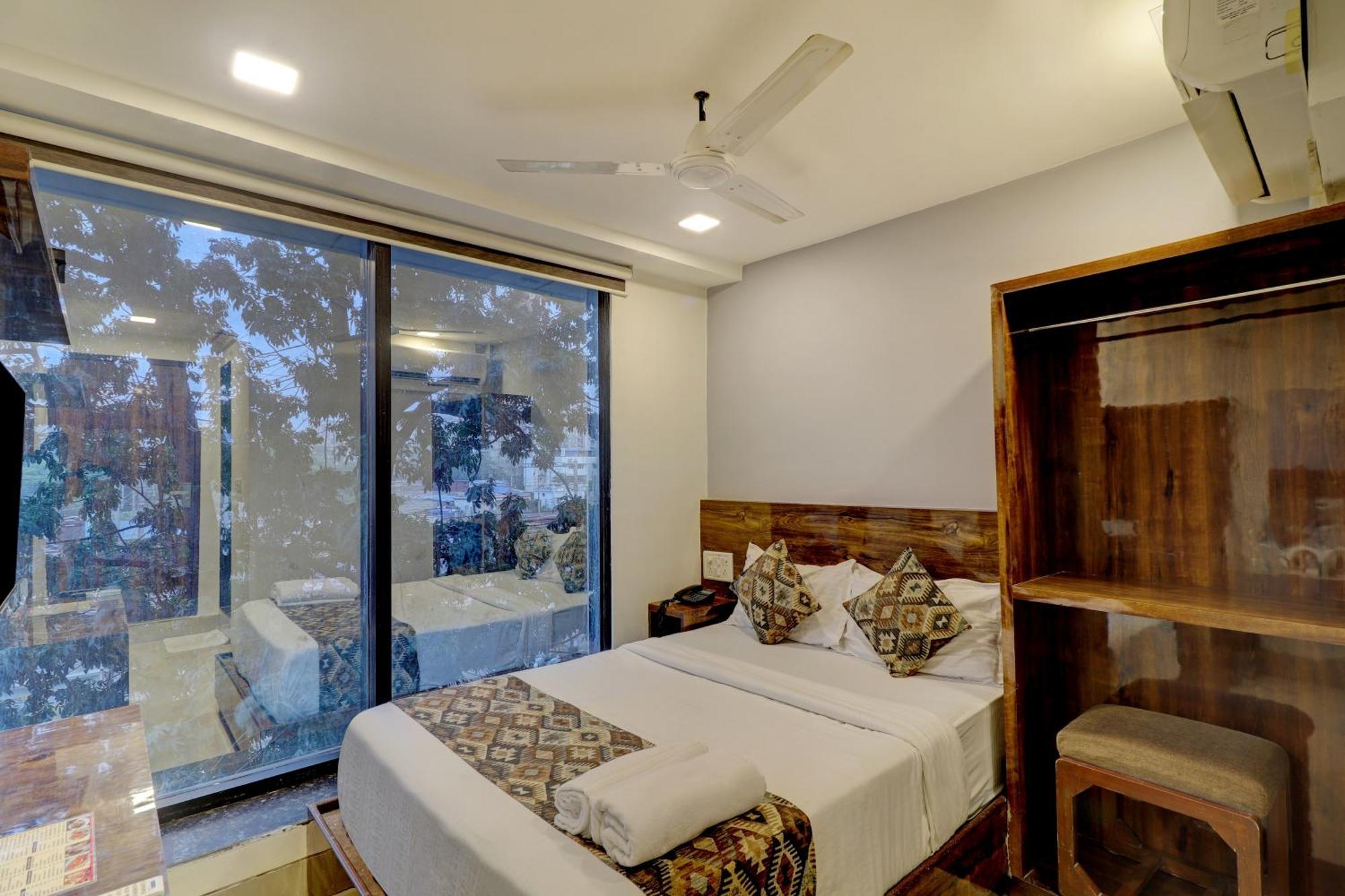 Hotel Merry Gold Мумбаи Экстерьер фото